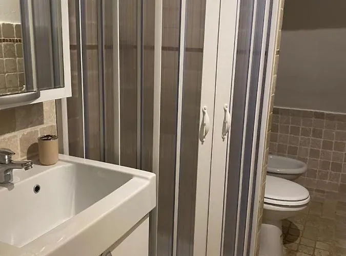 펜션 Dimora Serena 오스투니